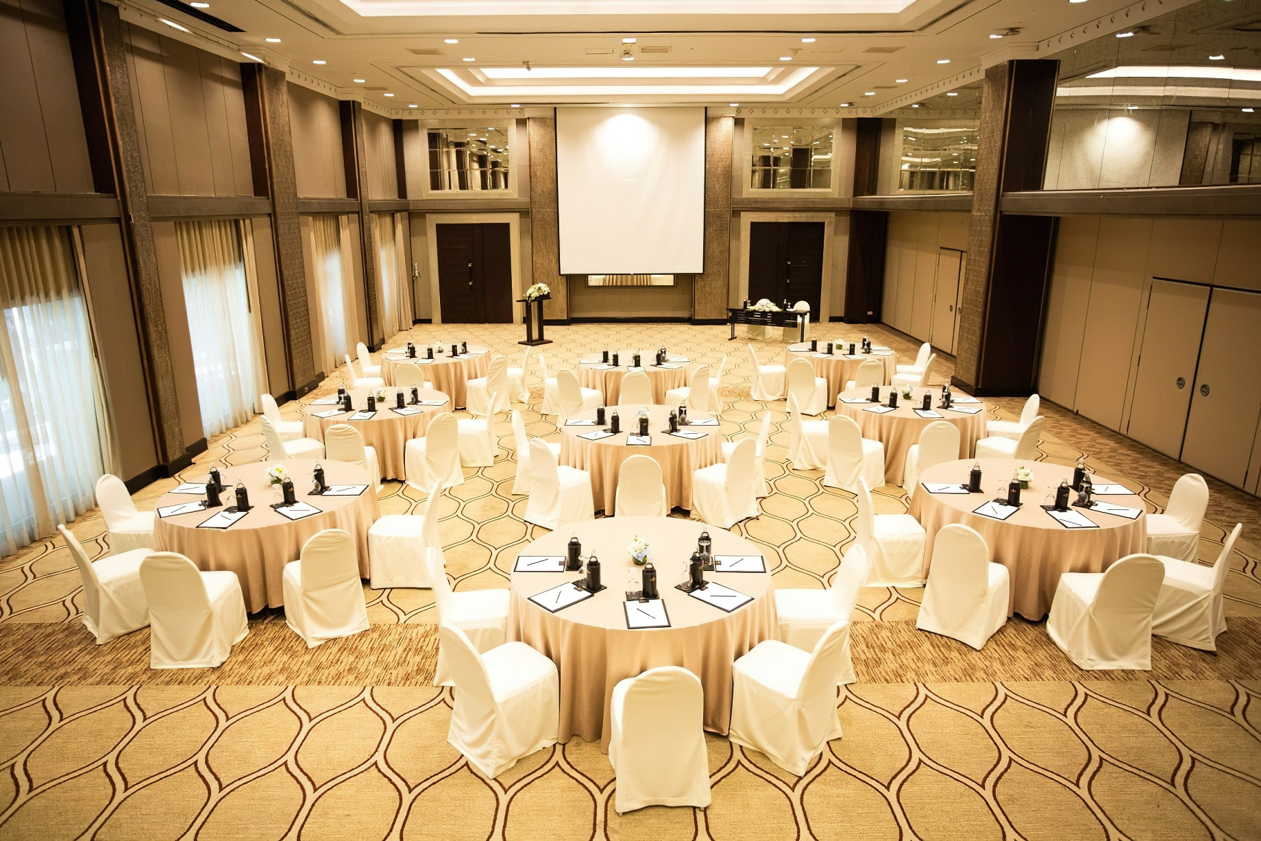 Anantara Riverside Bangkok Resort - Thailand - Ballroom