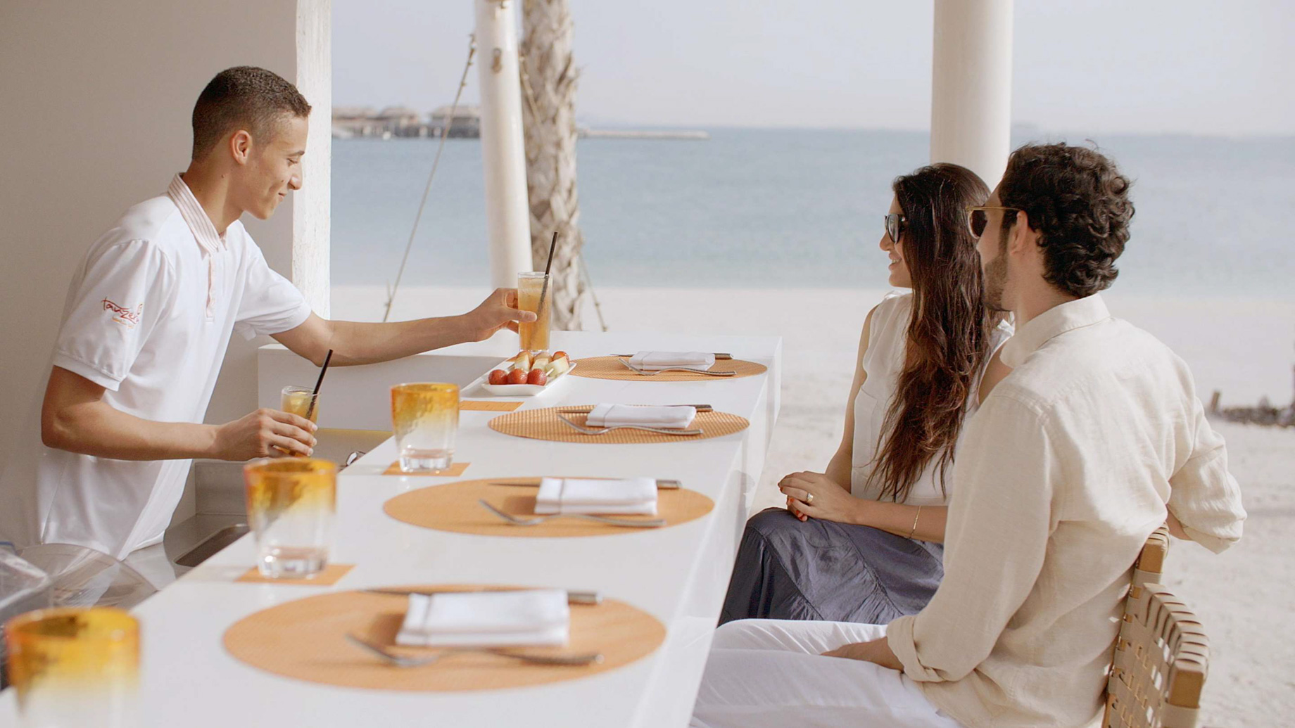 Banana Island Resort Doha by Anantara – Qatar – Lagoon Pool Bar