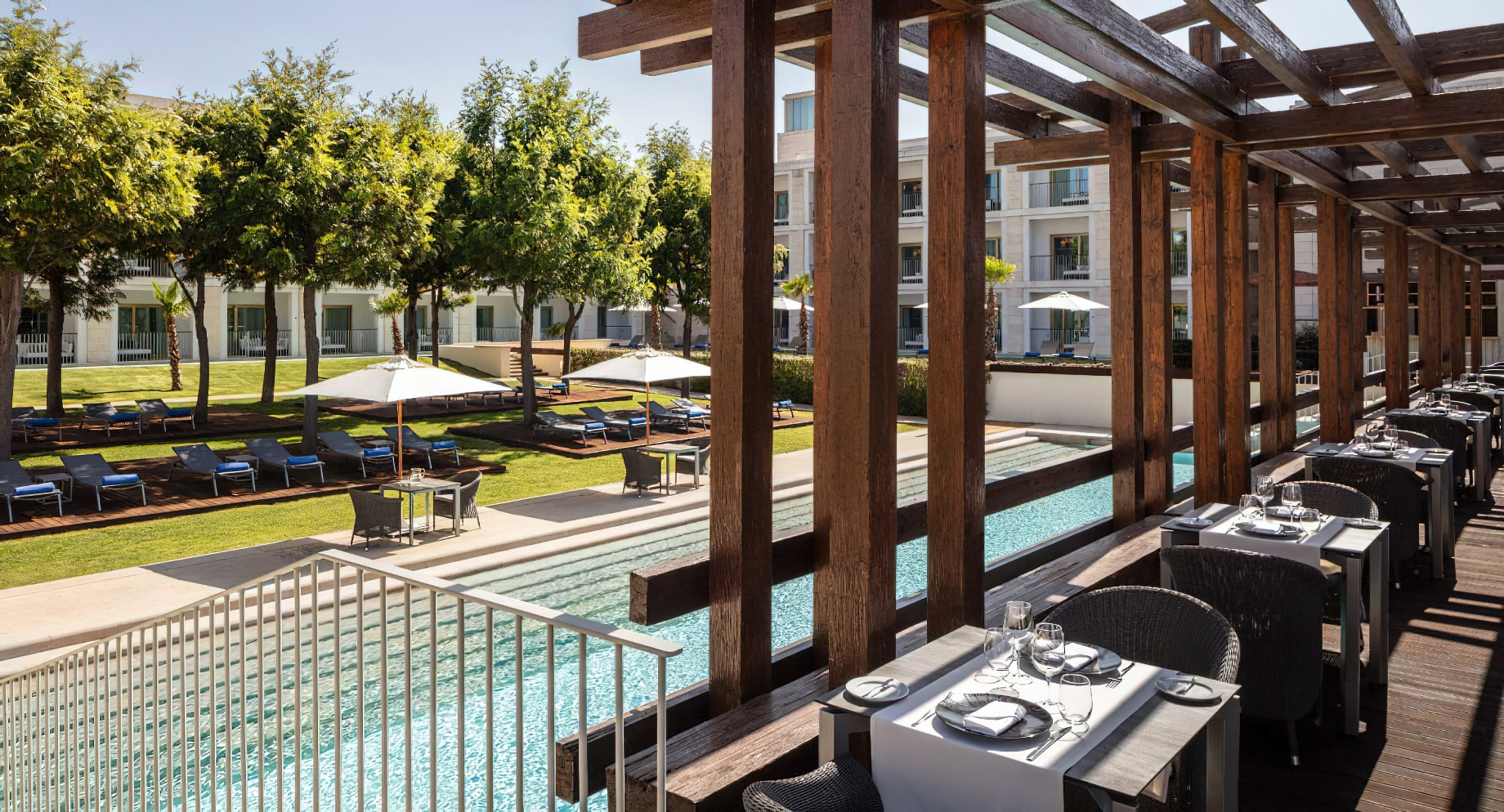 Anantara Vilamoura Algarve Resort – Portugal – Cascades Pool Bar