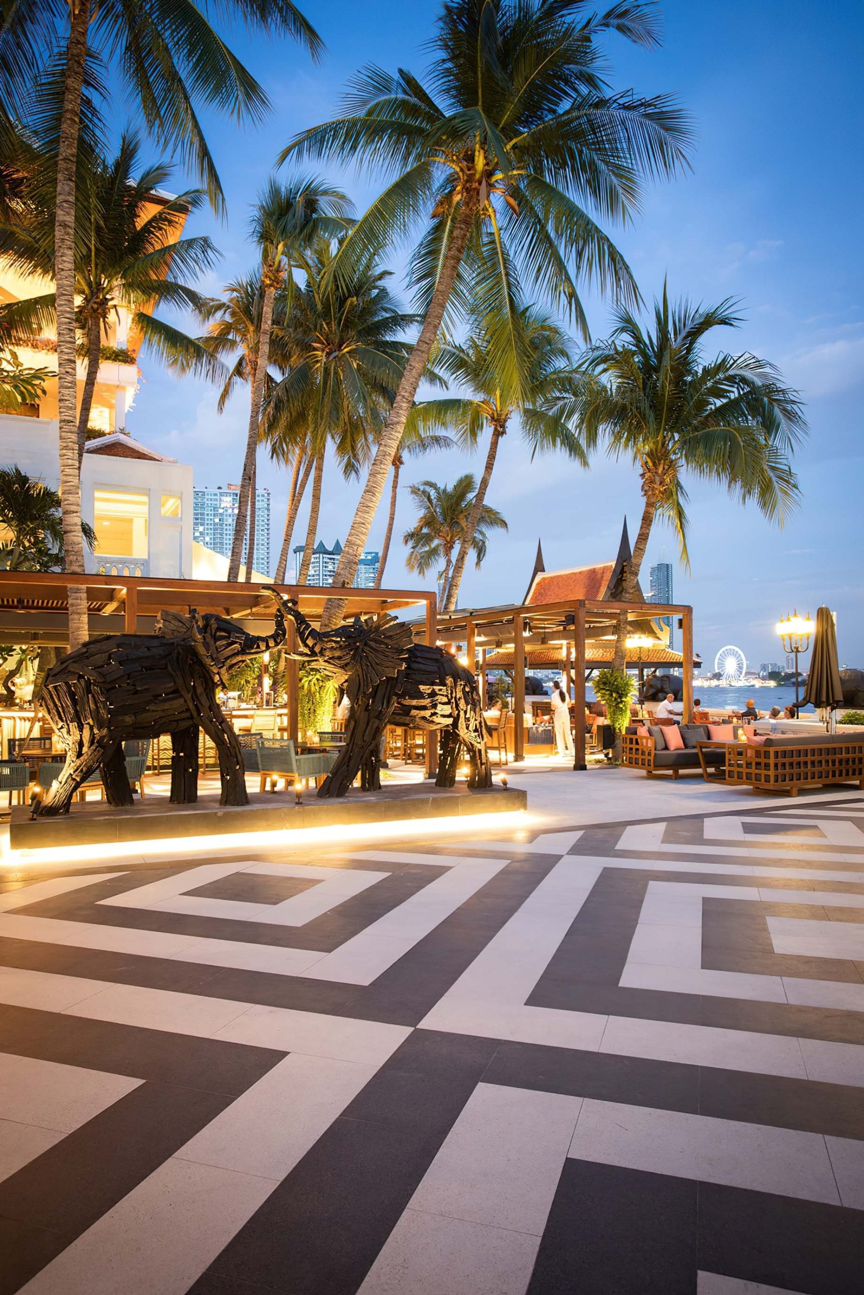 Anantara Riverside Bangkok Resort – Thailand – Longtail by The River