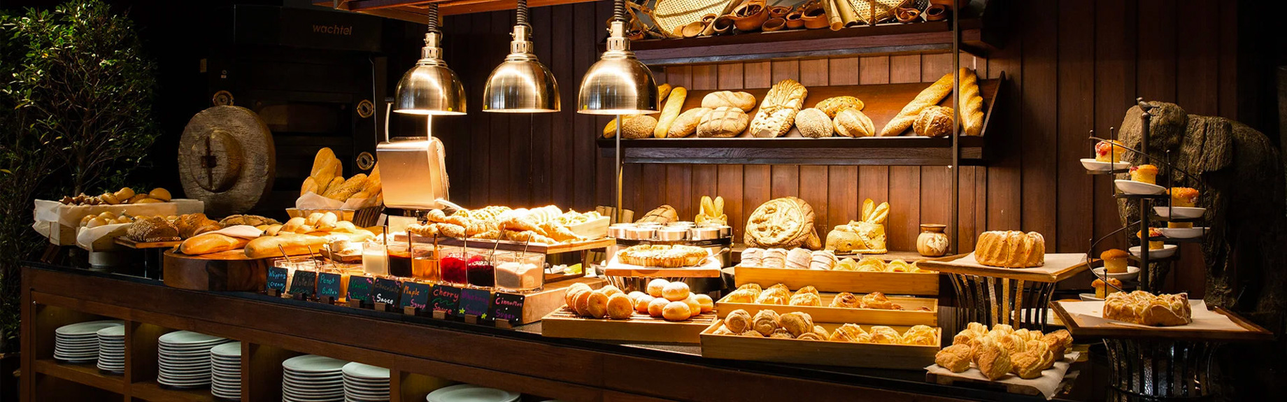 Anantara Riverside Bangkok Resort - Thailand - The Market