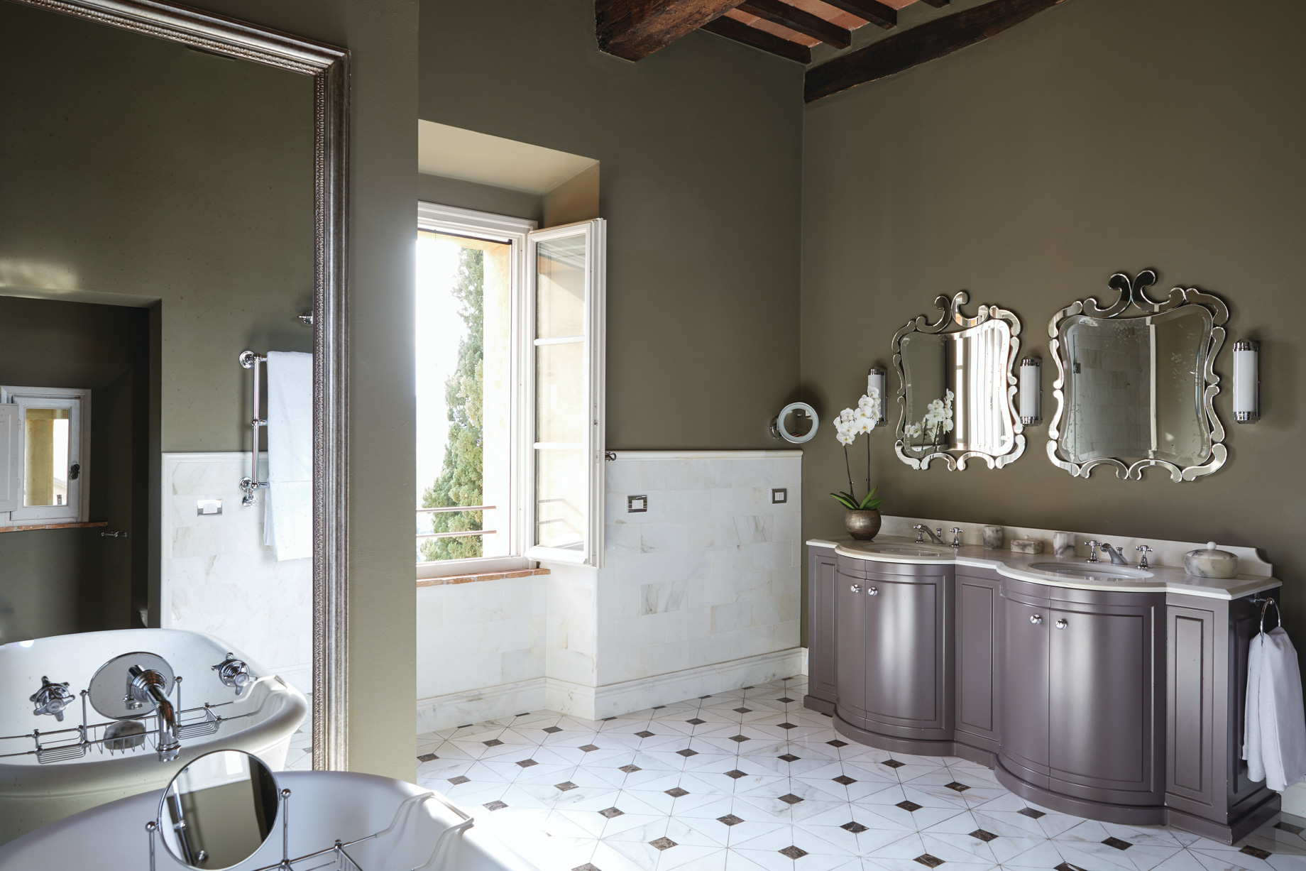 Castello di Casole, A Belmond Hotel, Tuscany – Casole d’Elsa, Italy – Junior Suite Executive Bathroom