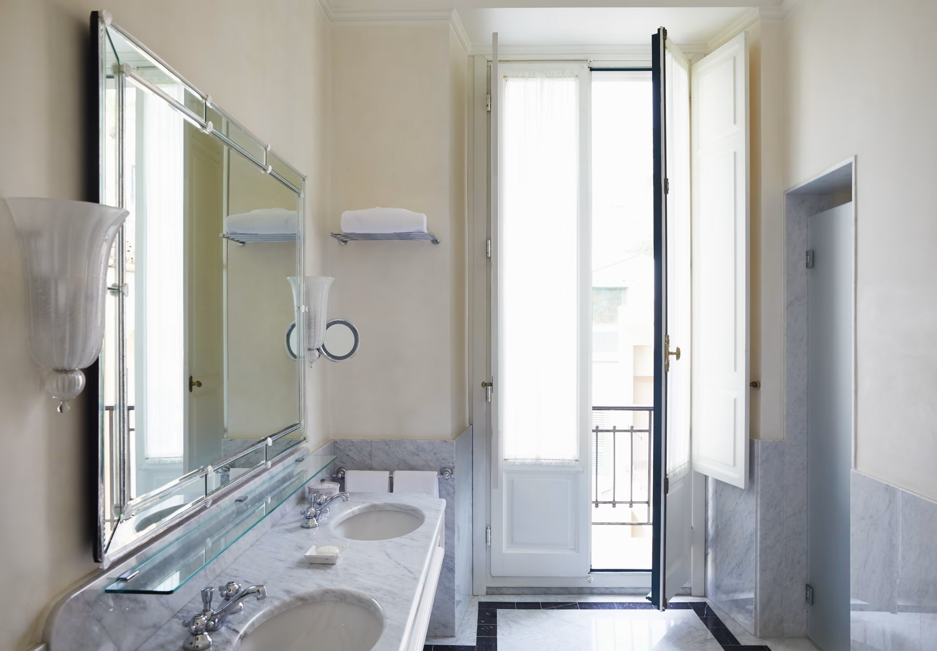 118 – Grand Hotel Timeo, A Belmond Hotel – Taormina, Italy – Bathroom