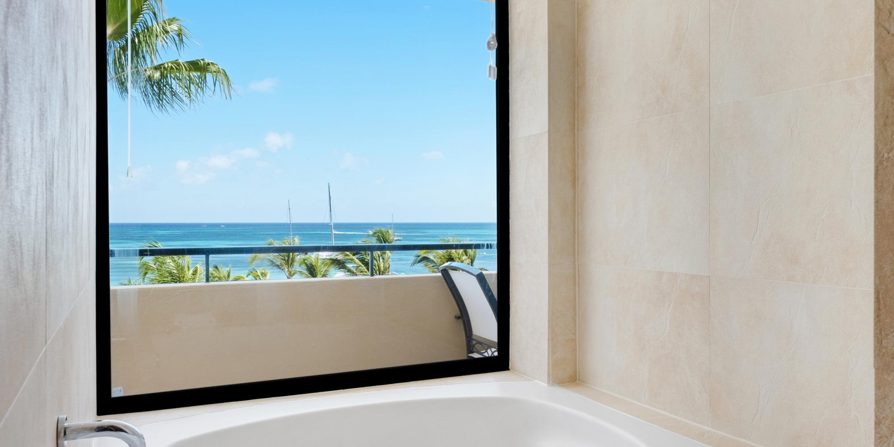 Barceló Aruba Palm Beach Resort – Noord, Aruba – Deluxe Ocean Front with Hot Tub Room