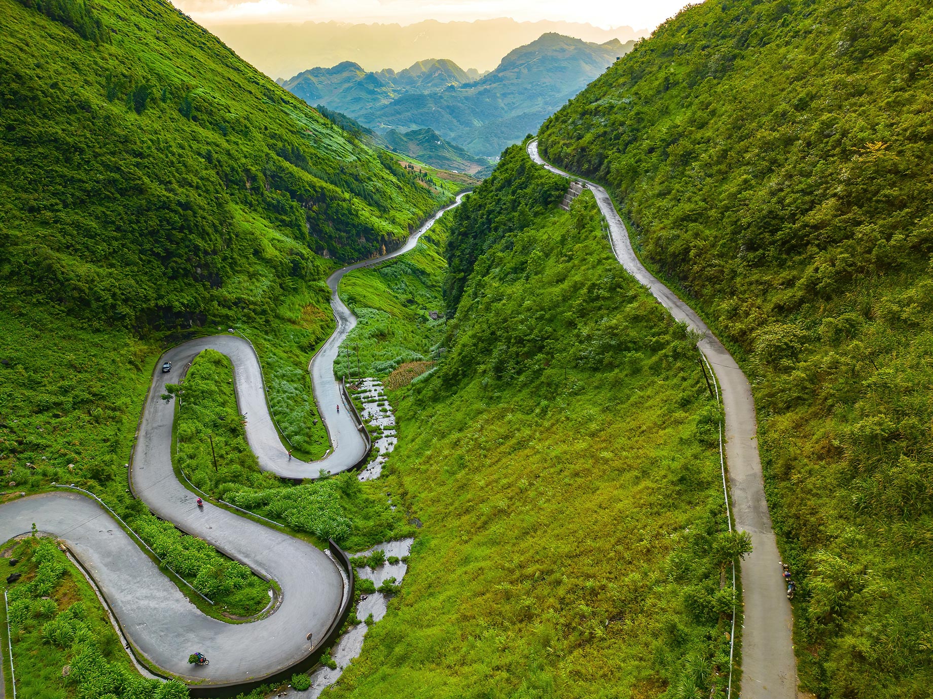 Top View of the Tham Ma Mountain Pass via the Hà Giang Loop Tour in Northern Vietnam